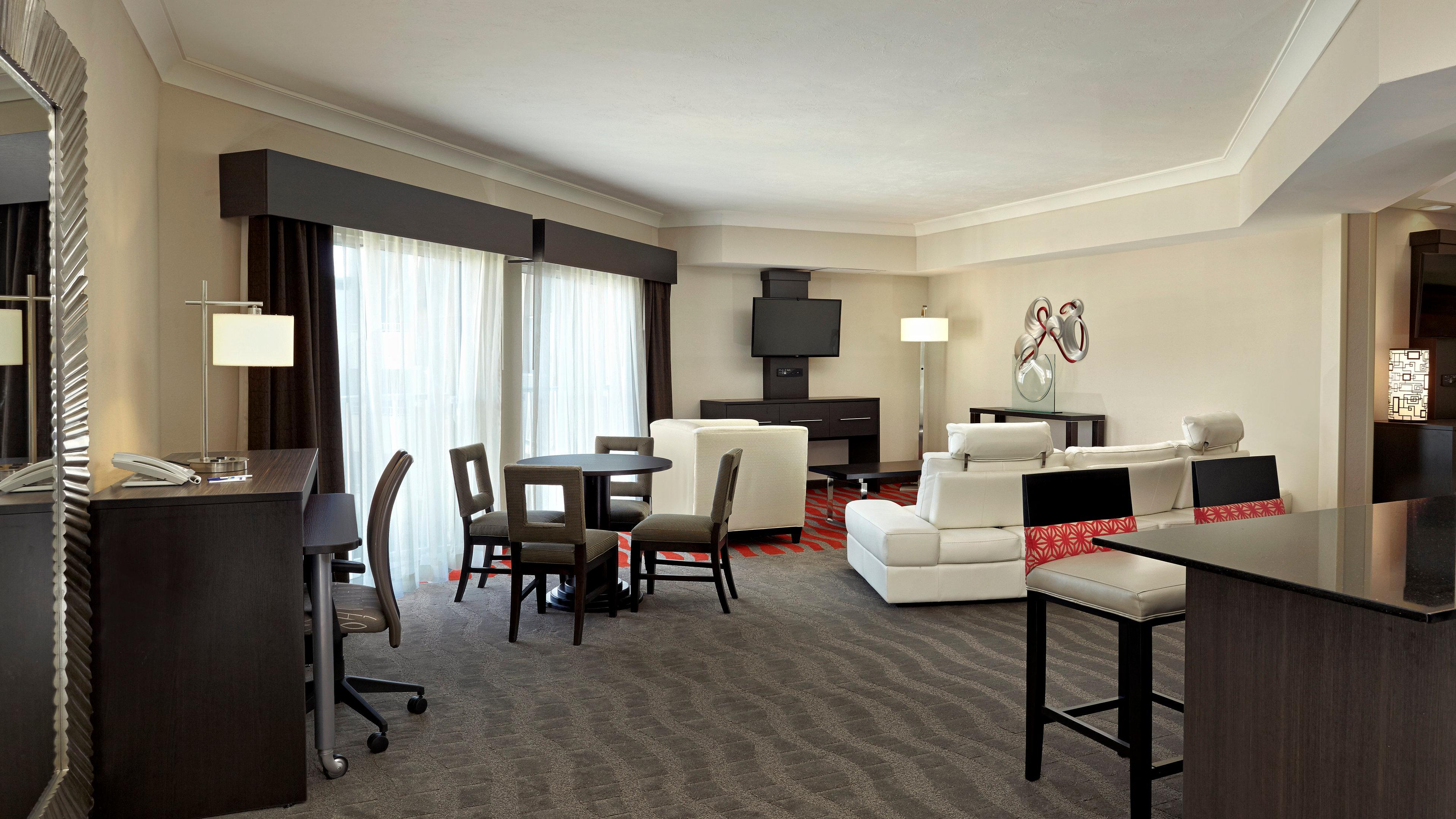 Holiday Inn Express & Suites Naples Downtown - 5Th Avenue By Ihg Exterior photo