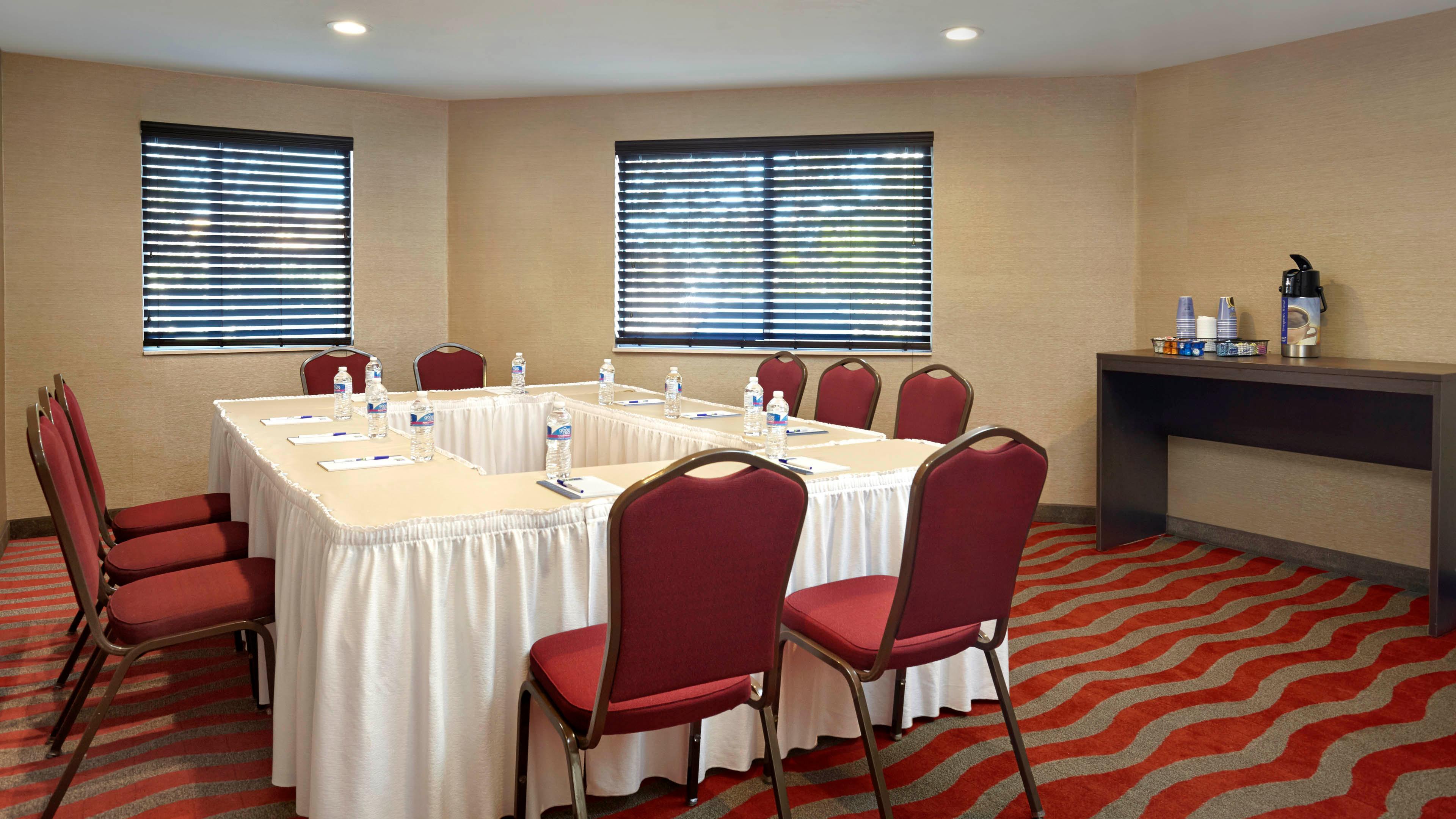 Holiday Inn Express & Suites Naples Downtown - 5Th Avenue By Ihg Exterior photo