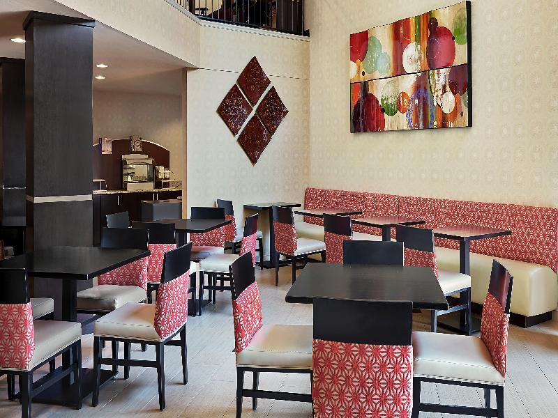 Holiday Inn Express & Suites Naples Downtown - 5Th Avenue By Ihg Exterior photo